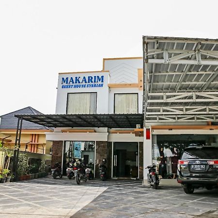 Oyo 90221 Makarim Guest House Syariah Pangkalanbuun Buitenkant foto